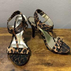Kenneth Cole Reaction Know Way Leopard Print Heels Size 7.5